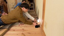 壁の隙間に落ち20年…父の“ヘソクリ”救出なるか？  「取り出した者に全額やる」はずが家族争奪戦に？