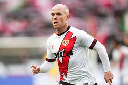 ラージョ、躍進の“象徴”FWイシと契約延長！　2028年6月末まで「決断は簡単だった」