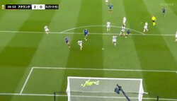 「えぐっ…」「速い！」アタランタの点取り屋がキレキレすぎる！ 高速カットイン→右足ズドンでゴラッソ炸裂の瞬間「ついにレヴァークーゼンが…」「うまっ」