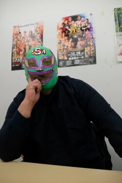 対戦相手と街ブラロケ敢行!? ササダンゴ・マシンが語る煽りV、青木真也…そして『マッスル』