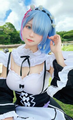 完成度、鬼レベル！猫田あしゅ、新春から「リゼロ」レムのコスプレ画像で大反響「すごく似合っています！」
