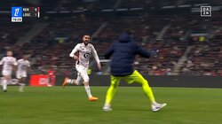 心臓疾患から奇跡の復活！ 元アルジェリア代表MFが復帰戦で劇的ゴール…広がった歓喜の輪「ドラマチックだな」SNS歓喜