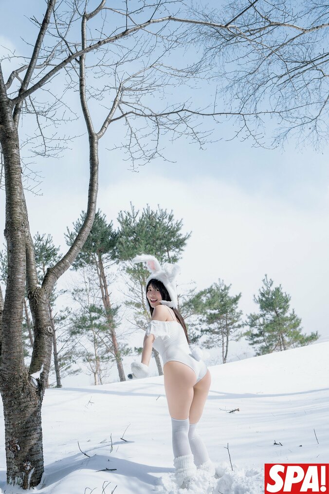 アイドルとしても活動 ちとせよしの、“雪グラビア”に初挑戦 『SPA！』登場 1枚目