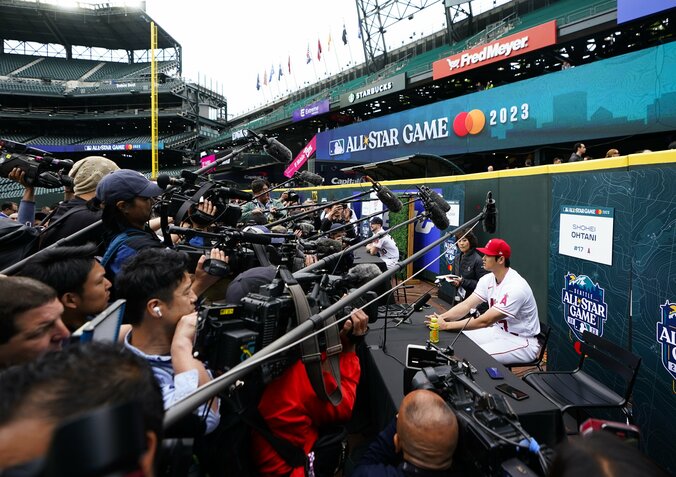 スターを囲む圧巻光景 「大谷翔平を求める群集」とMLB選手会が驚きながらツイート 写真でわかる圧倒的注目度 1枚目