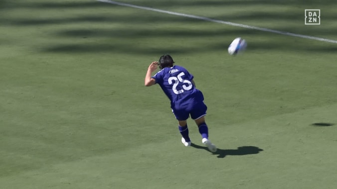 「極上だ」なでしこジャパン切り札、美しすぎる“放物線クロス”で大仕事！追加点アシストの瞬間「やっぱ千葉玲海菜が入ると点が入る」【女子アジアカップ】 3枚目