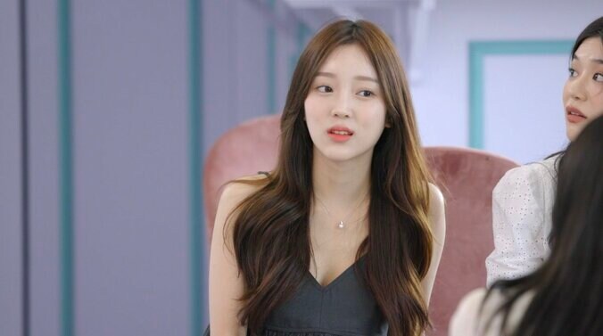 両想いだった男性が目の前で別の女性をデートに…恋愛経験ゼロの清楚系美女が危機感あらわに「心変わりされたかも」『恋するアプリ Love Alarm』#6 4枚目