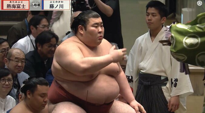 熱海富士、懸賞を前に“オッ”表情が一変 目を見開く “ホクホク”顔に「“オッ”て顔した」「懸賞ホクホクかわいい」 2枚目