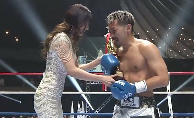 【写真・画像】熊田曜子、リングに登場も“ハプニング”発生 「大事なところで…」「ブレブレやん」ファン困惑　1枚目