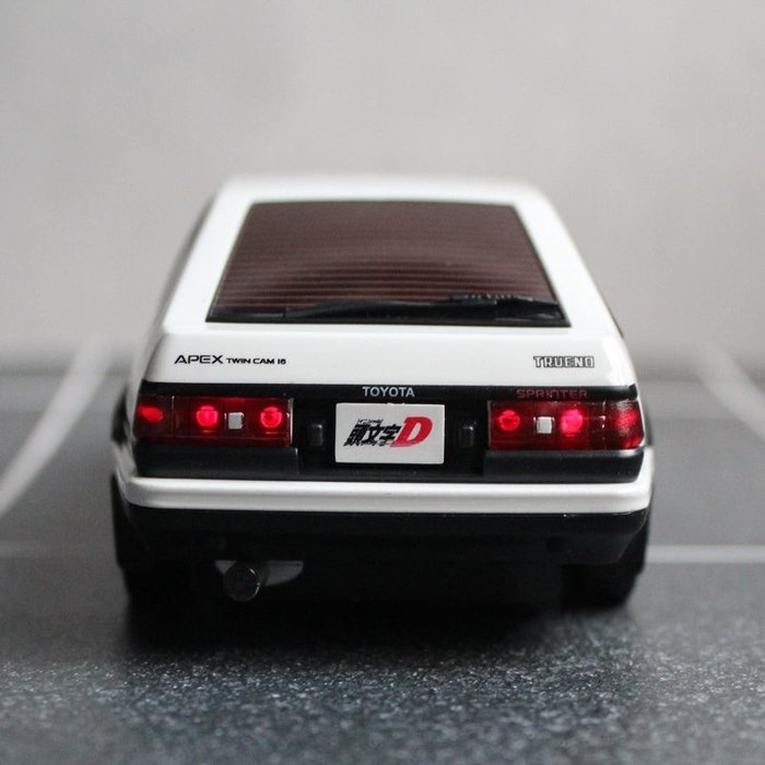 [Photos/Images] Takumi Fujiwara's beloved AE86 from "Initial D" becomes a wireless mouse! Comes with functioning headlights & taillights, plus a bonus mouse pad. 3rd