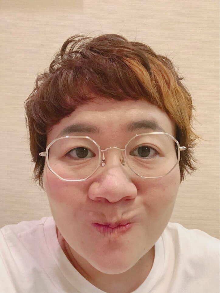 藤田ニコルがギャル卒業に言及 みちょぱとの 0 3ミリ差 が重要だった Sirabee