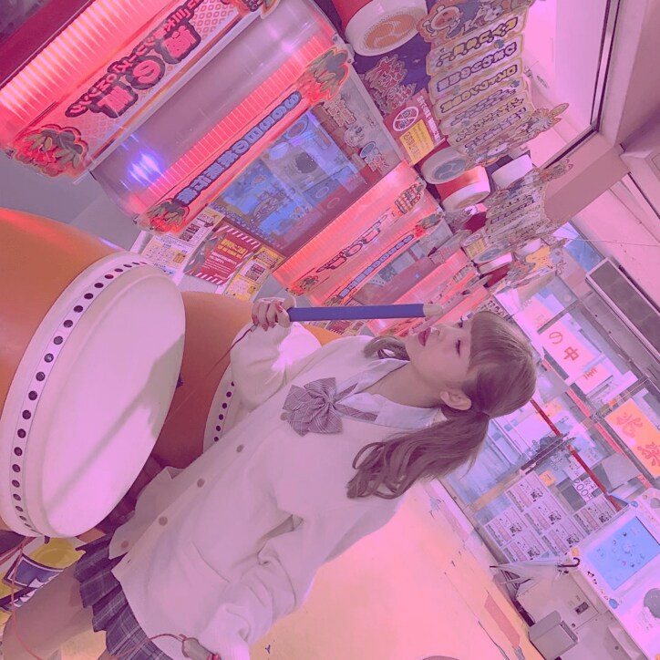 藤田ニコル 可愛すぎる「ゲーセンデート」写真がファンに大ウケ