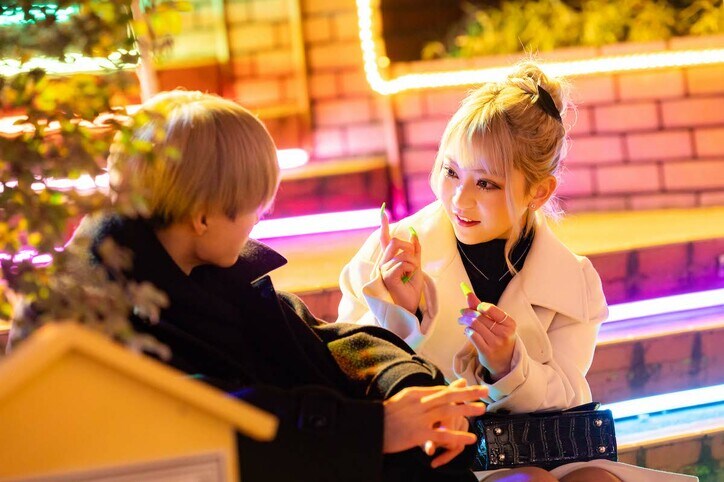 【写真・画像】金髪ギャルJK、元メン地下アイドルの「言わせる」トーク術にメロメロに 2枚目