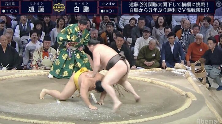 白鵬が張り手、かち上げで遠藤を圧倒 1敗死守で“日本国籍取得後”初の賜杯に一歩前進