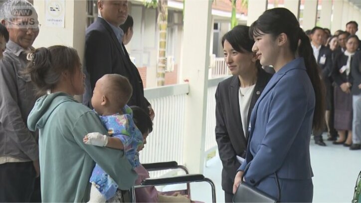 【写真まとめ】民族衣装をまとって　笑顔にあふれた愛子さまのラオス訪問の様子をたっぷりと　端正なペールブルーで出発　乾杯は華やかなピンクで　そのファッションにも注目【初の外国公式訪問】