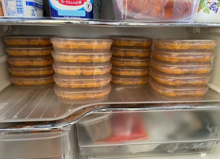  假屋崎省吾、大量に届いて冷蔵庫の1段を占領したふるさと納税の返礼品「合計20個」 