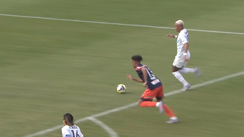 「まじでエンバペ」「格が違う」J2最強助っ人FWにSNS騒然！“爆速ブラジリアン”が神速ムーブでDF置き去り→圧巻フィニッシュ「恐ろしい動き」「確実に個人昇格」