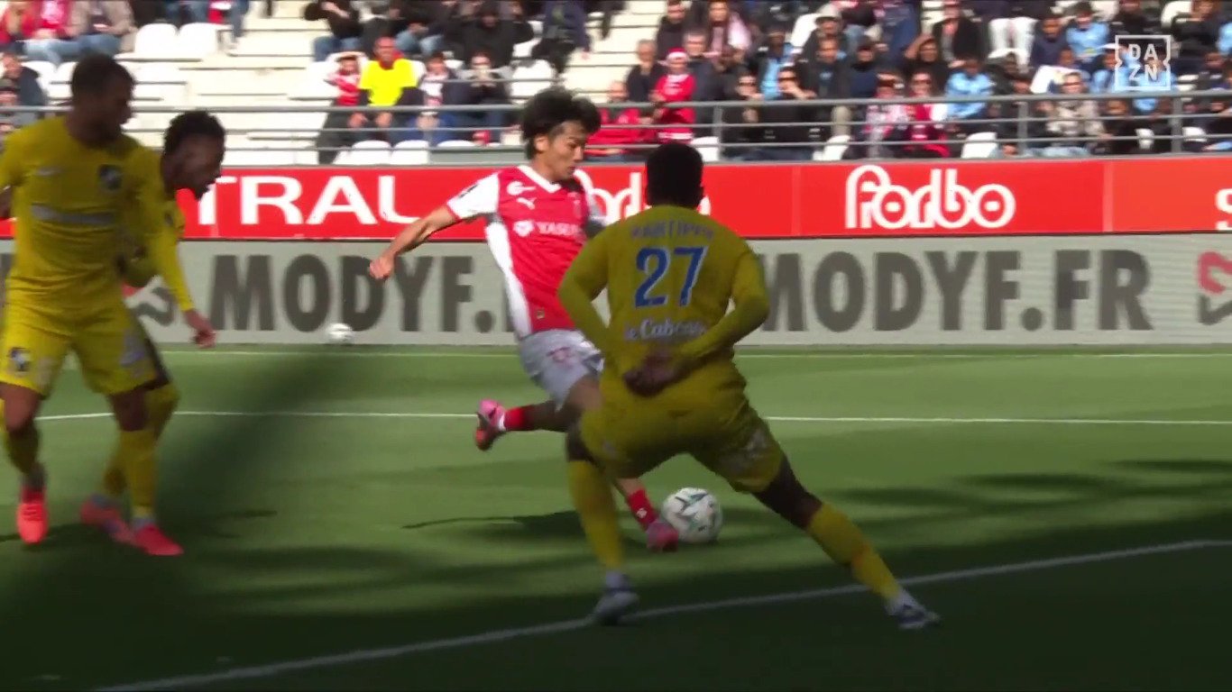 【映像】30m独走→相手2枚翻弄の連続キックフェイント