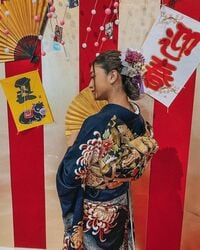 みちょぱのうなじを見せた艶やかな“振袖”姿に「めちゃくちゃ綺麗」「似合ってます！」と絶賛の声