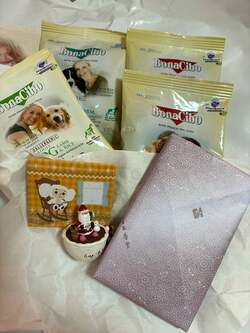  上島竜兵さんの妻、亡き夫の仏前に供える頂き物「クリスマスプレゼントが届きました」 