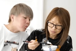 夫が21歳年下の年の差夫婦、バリアフリーの一軒家を建てた理由に「愛だね…」MEGUMIら感動