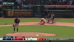 大谷翔平同僚、自打球に立ち上がれず……「いたい……」「大丈夫？」と心配の声多数