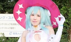 Racing Miku 2024 Cosplay: The Favorite Part is the Beautiful Glossy White Fabric!