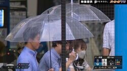「怖いOBなら怒ってます（笑）」 屋根つき球場なのに… 放送席が水浸しになる前代未聞の”珍光景”が広がった瞬間