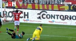 「市場価値50倍の爆上がり男」がアツすぎる 好調シュトゥットガルトのサムライ・伊藤洋輝が30メートル爆走！体を投げ出した“捨て身スライディング”を炸裂させた瞬間