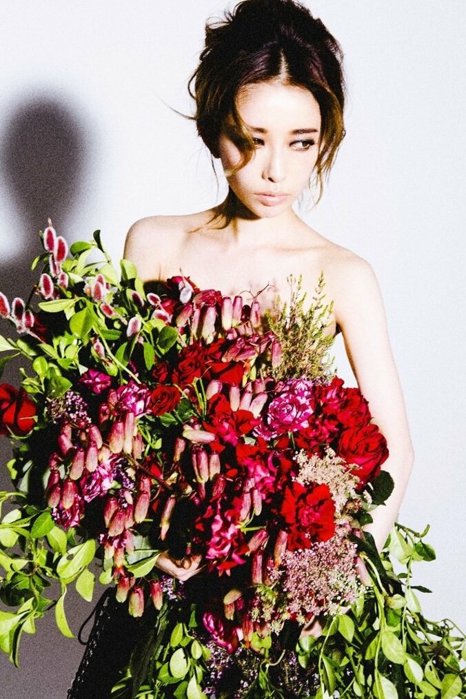 加藤ミリヤ、雑誌「anan」で連載中の小説『28』発売決定　サイン本お渡し会も 1枚目