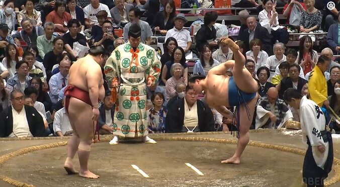 「そろそろ溜席に突入致します。」懐かしの著名人が“大胆”予告 「あの人は今!?的な」「見つけた」宣言どおり登場にファン騒然 2枚目
