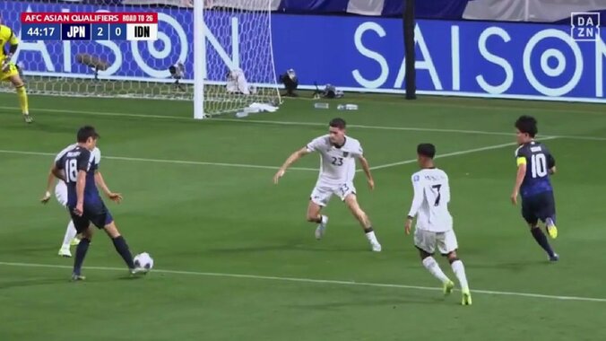 ジダンかよ！久保建英の決定機を演出した“極上浮き球パス”が話題「久保がイキイキ」「キミッヒ的なパス」欧州仕込みの圧巻ポストプレーにファン衝撃「そんなんできるんや」 2枚目