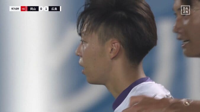 嘘だろ？日本代表初選出の超新星が“中国ダービー”で超劇的決勝弾「日本を背負って立つ漢」完璧過ぎるダイレクトシュート炸裂の瞬間 4枚目