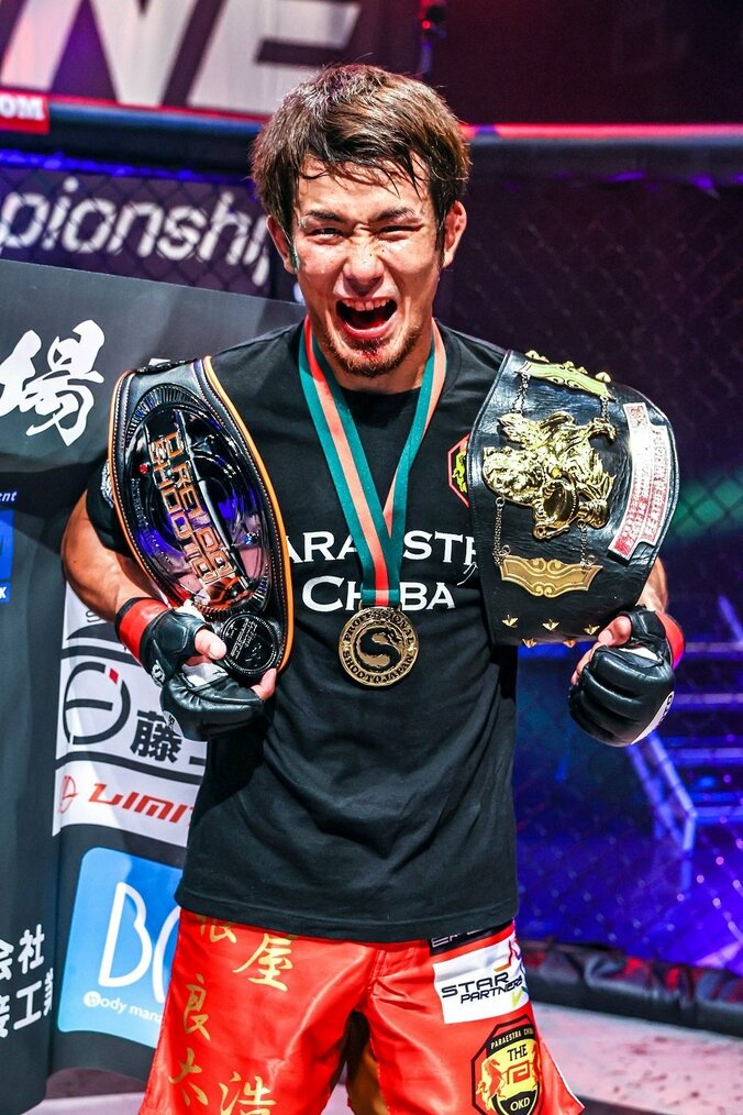 一芸に秀でる倉本を“劇的KO” 岡田の戴冠に青木真也「彼こそがチャンピオン」 2枚目