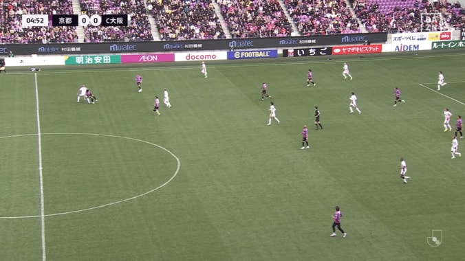 【写真・画像】小野伸二クラスの神業！マリノスFWの“空中トラップ”にSNS騒然「やばいって」「タッチうますぎ」後方からの40mパスをビタ止めした瞬間　1枚目