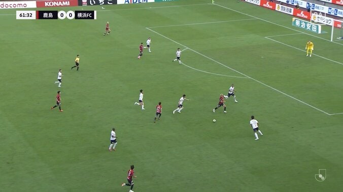 「突破えぐいって」鹿島FWのスーパーアシストに脚光！相手の意表を突く股抜きで神業ラインブレイク→魂のラストパス「スピードもテクニックも必要」 4枚目