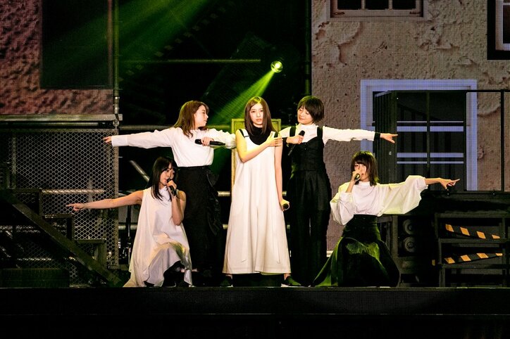平手友梨奈・志田愛佳が不在の欅坂46、全員で取り組んだ2周年ライブ