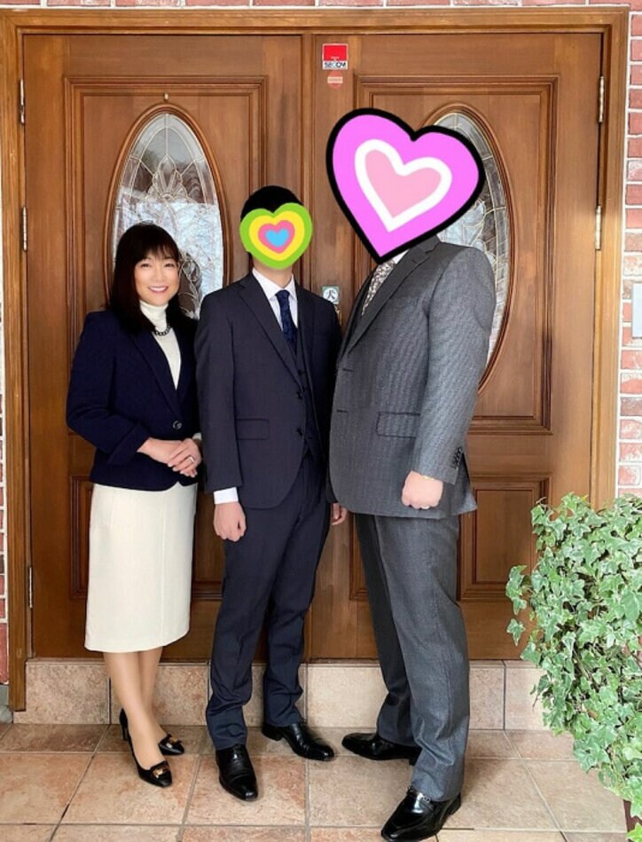 堀ちえみ、成人の日を迎えた息子との写真を公開「素敵」「感慨深い」の声