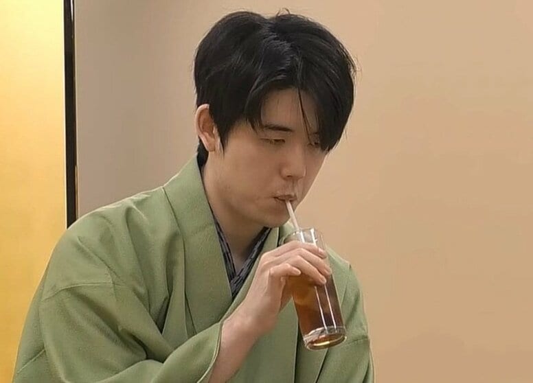 「金箔が金沢らしいね」藤井聡太棋王は“モンブラン”、増田康宏八段は“伝統のレーズンサンド”でパワーチャージ／将棋・棋王戦第2局