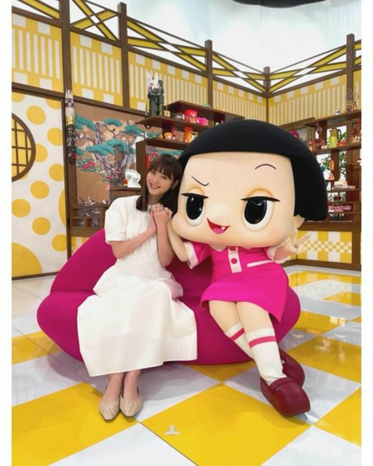 叱られてきました」佐々木希、チコちゃんとの“仲良し2ショット”を公開