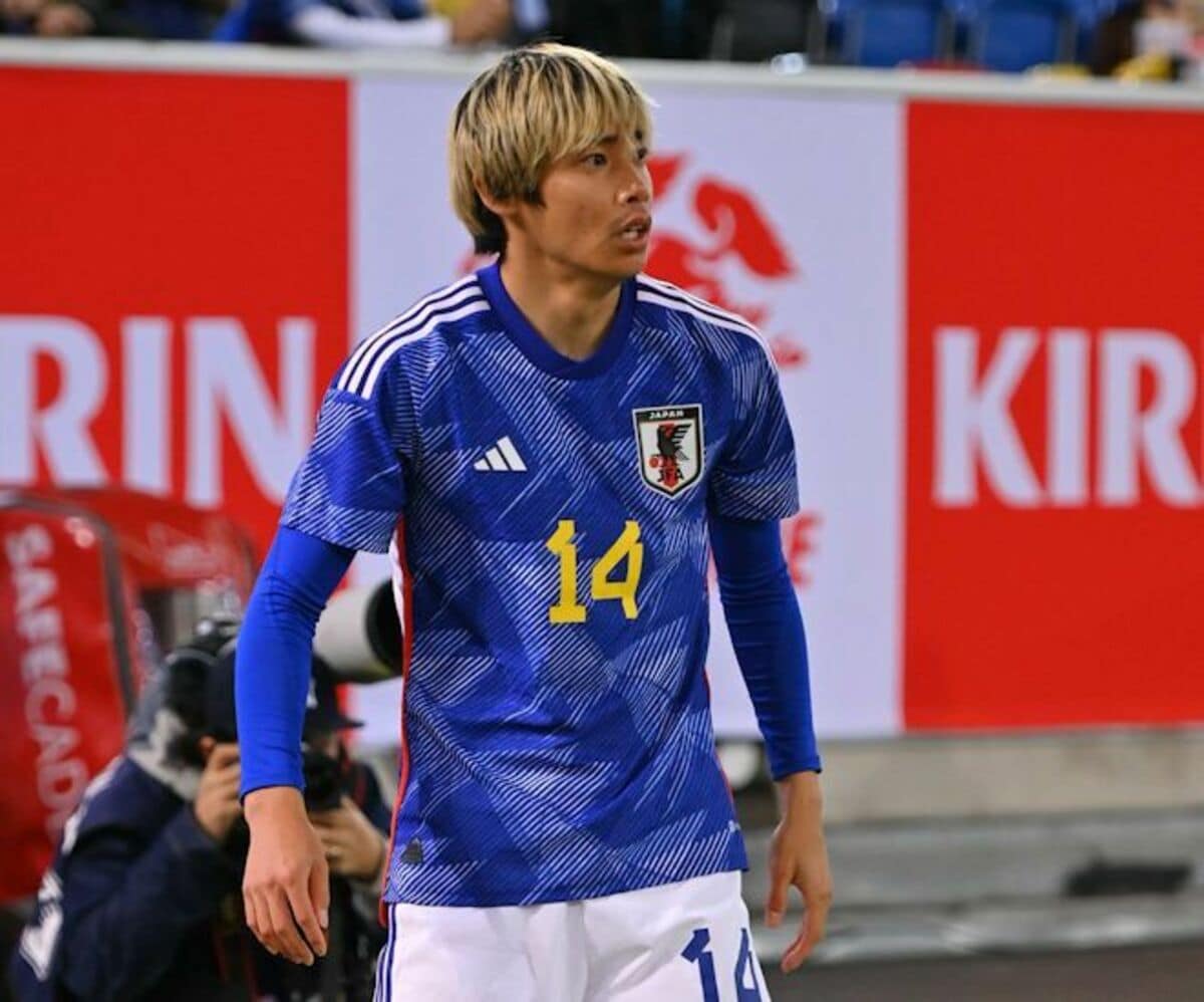 伊東純也が対戦したエクアドル代表のユニホーム写真を投稿！ “17番”を