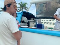 川崎希『ホテルのプールでごはん♡』