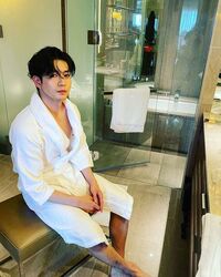 松下洸平、ドキッとさせる“バスローブ”姿を披露 「色気ヤバいっす」「かっこいい」と歓喜の声