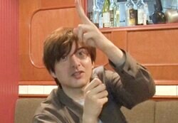 「買ったばかりのゲームをハサミで…」城田優、結婚・離婚を3度した美人母の破天荒な行動を告白