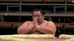 「あ、拝んでます」徳勝龍が土俵下で神頼み 元若乃花・花田氏「私もよくやりましたが…」