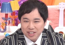 霜降りせいや、女芸人のロケ姿にツッコミ「寝起き？ロケバスギリまで寝てた顔」