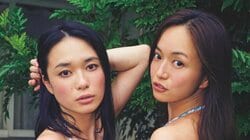 “伝説のグラドル姉妹”山中真由美＆山中知恵、雑誌初の共演グラビア 『週プレ』登場