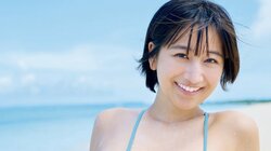 “夏の女神”榎原依那が宮古島で魅せる灼熱ボディー 『ヤンマガ』表紙＆巻頭グラビア