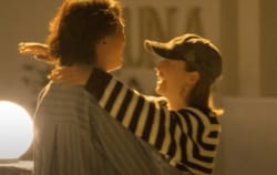 「ハグしてチューしよ」大喧嘩中の31歳美人ギャル、バツ2彼氏への不意打ちキスにスタジオ「可愛い」と大歓喜