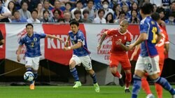 「どうすればチームを助けられるのか」日本代表・遠藤航が出した答えとは？ ブンデスリーガで唯一デュエル勝利数3年連続「400」超え、大記録の裏にあったもの