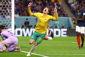 【W杯】オーストラリアが前回王者フランス相手にまさかの先制！　前半9分にグッドウィンが殊勲のゴール